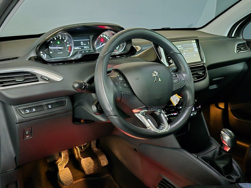 Peugeot 208 1,2 VTi 82 Supreme 5d