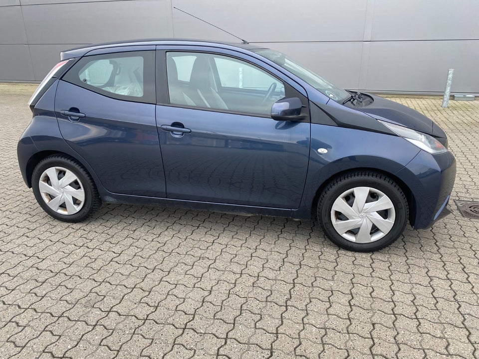 Toyota Aygo 1,0 VVT-i x-black II 5d