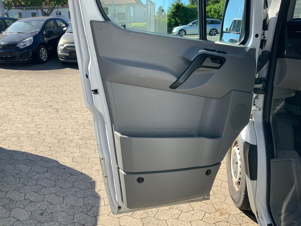 Mercedes Sprinter 216 2,2 CDi R2 Kassevogn aut. 5d