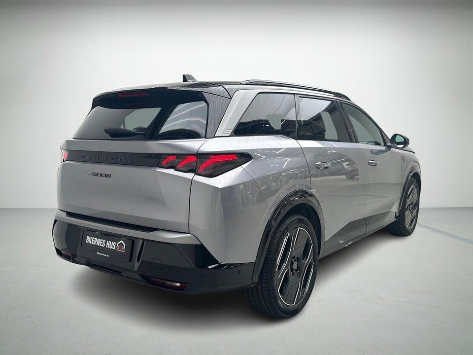 Peugeot e-5008 77 GT Pack AWD 7prs 5d