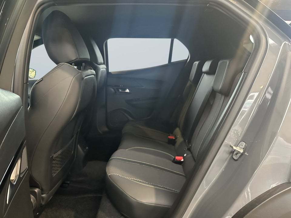 Peugeot e-2008 54 GT 5d