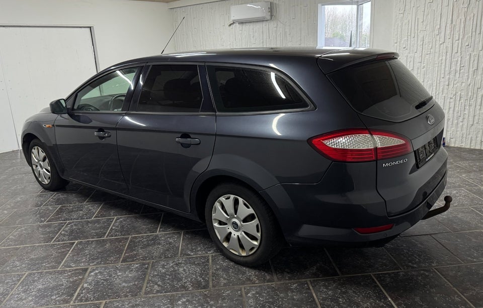 Ford Mondeo 2,0 TDCi 115 Ambiente stc. 5d