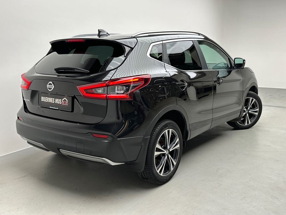 Nissan Qashqai 1,6 Dig-T 163 N-Connecta 5d