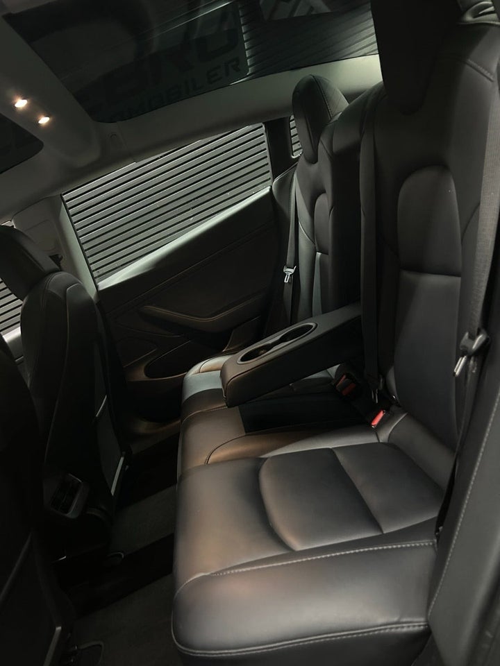 Tesla Model 3 Long Range AWD 4d