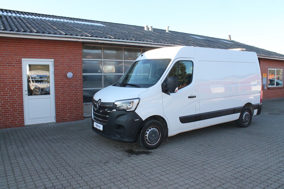Renault Master IV T33 2,3 dCi 135 L2H2 Kassevogn