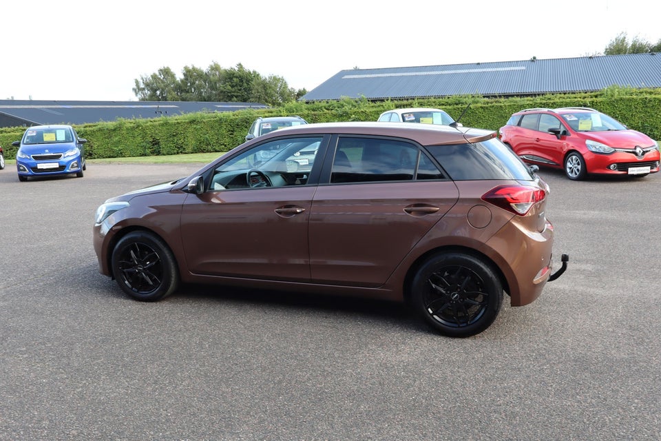 Hyundai i20 1,25 Premium 5d