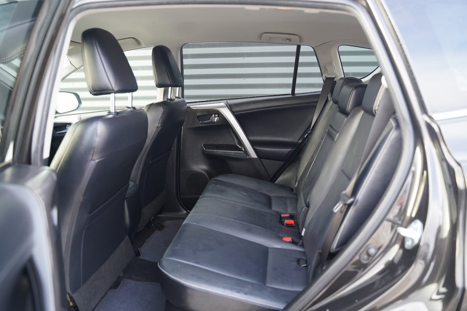 Toyota RAV4 2,5 Hybrid H3+ MDS 4x4 5d