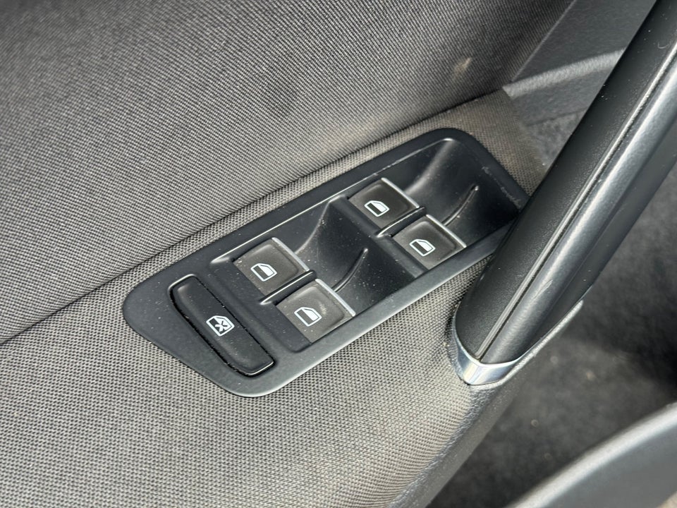 VW Golf VII 1,4 TSi 140 Highline DSG 5d