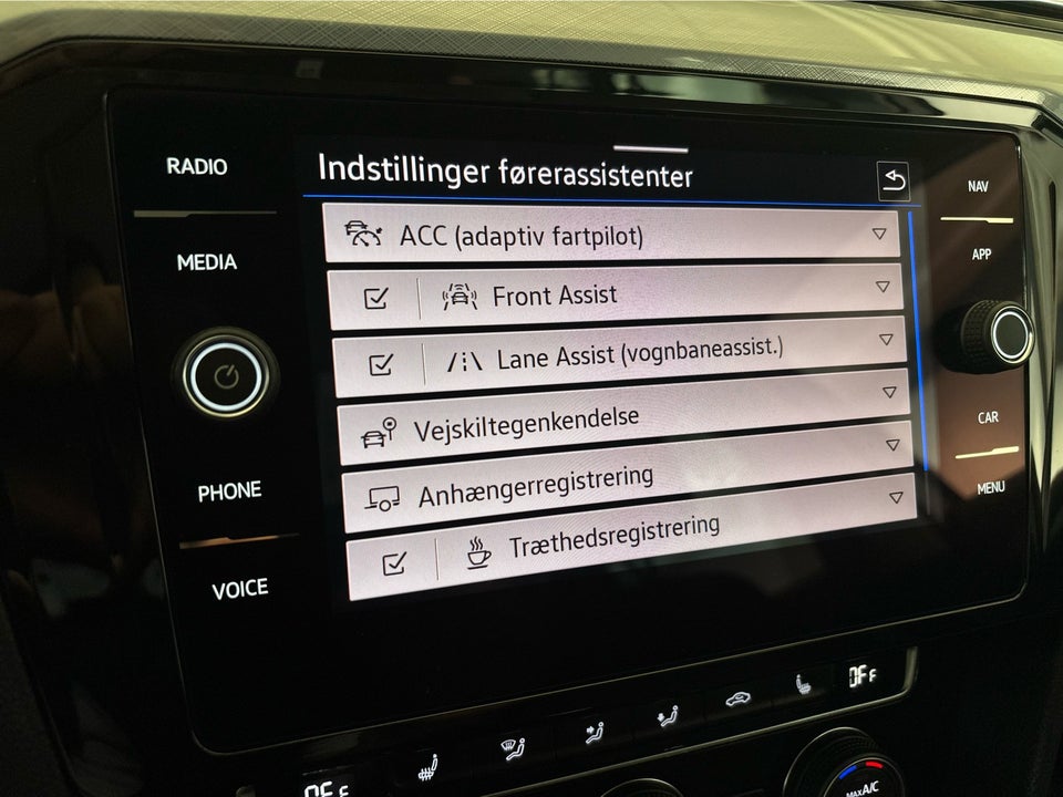 VW Passat 2,0 TDi 150 Business+ Variant DSG 5d