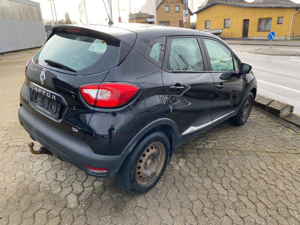 Renault Captur 0,9 TCe 90 Expression Navi Style 5d