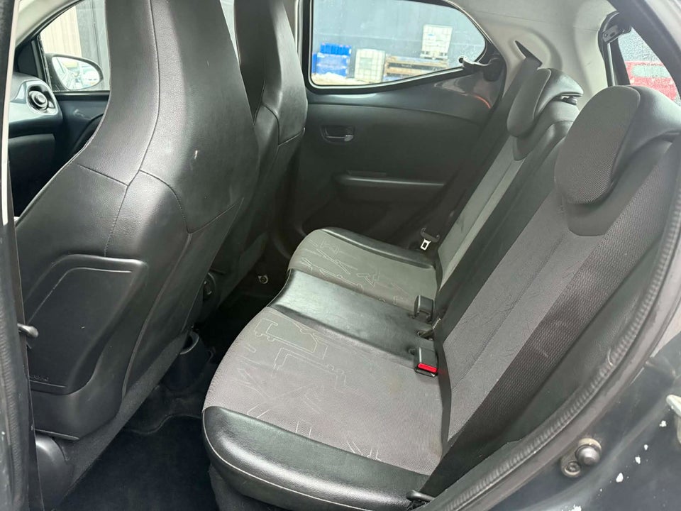 Toyota Aygo 1,0 VVT-i x-wave Sky 5d