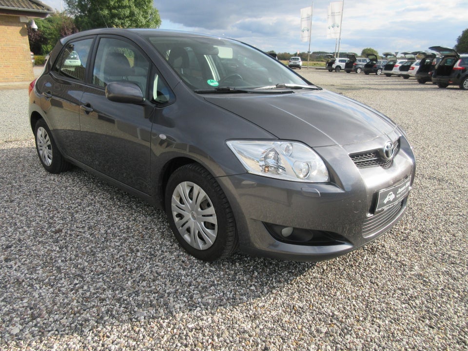 Toyota Auris 2,0 D-4D Sol 5d