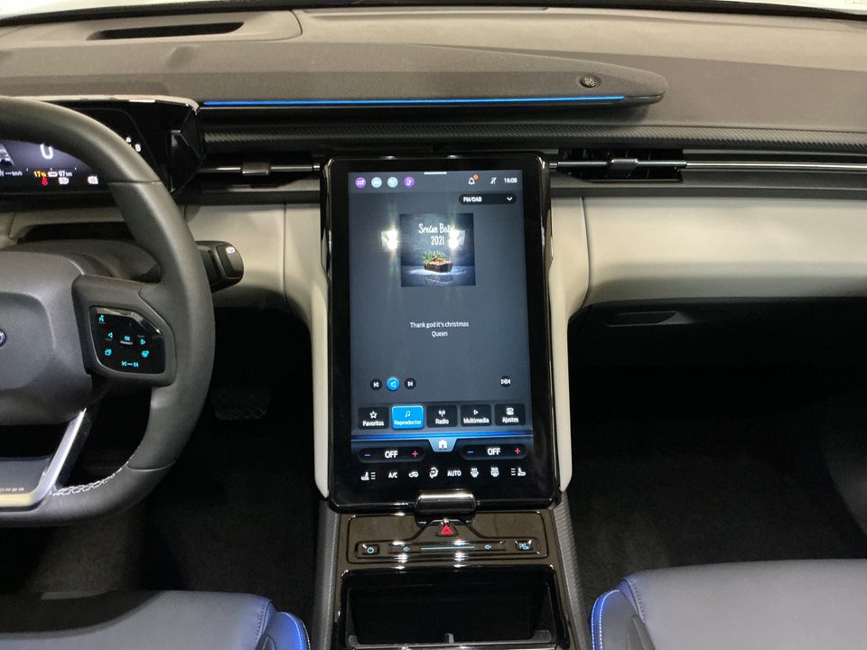 Ford Explorer 82 Premium Extended Range 5d