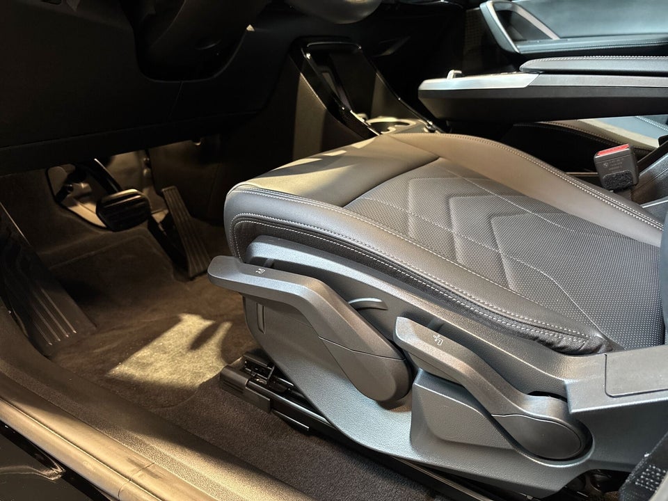 BMW iX1 eDrive20 X-Line 5d