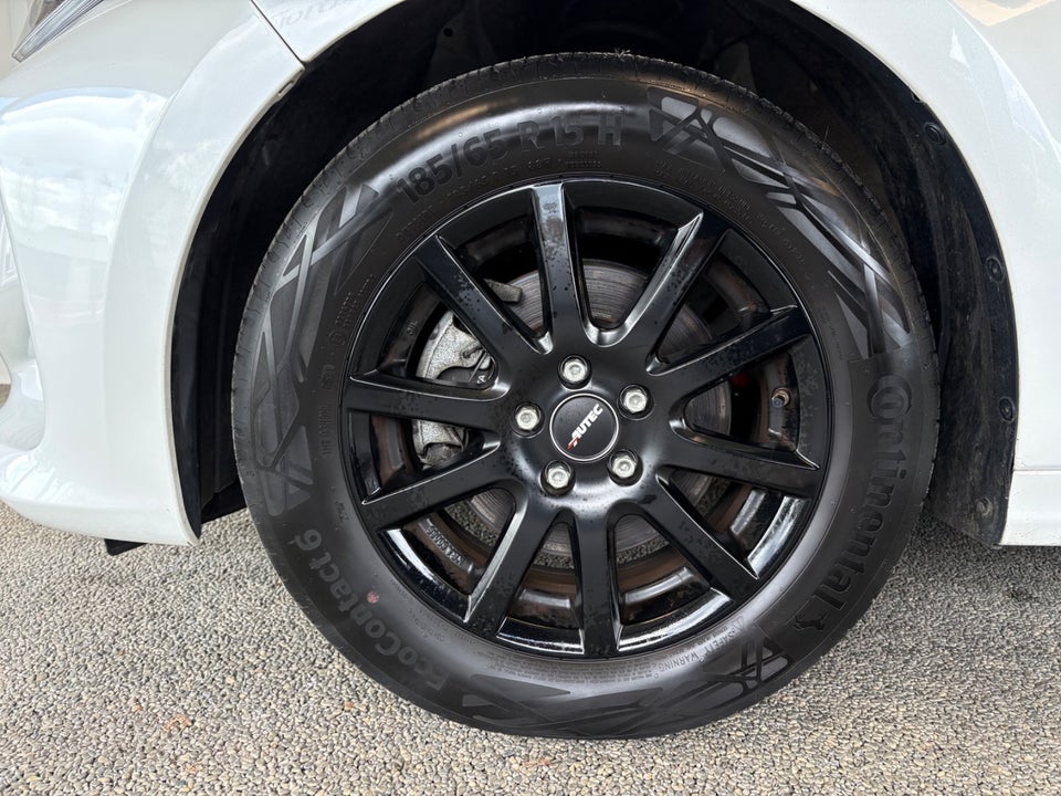 Toyota Yaris 1,5 Hybrid H3 e-CVT 5d
