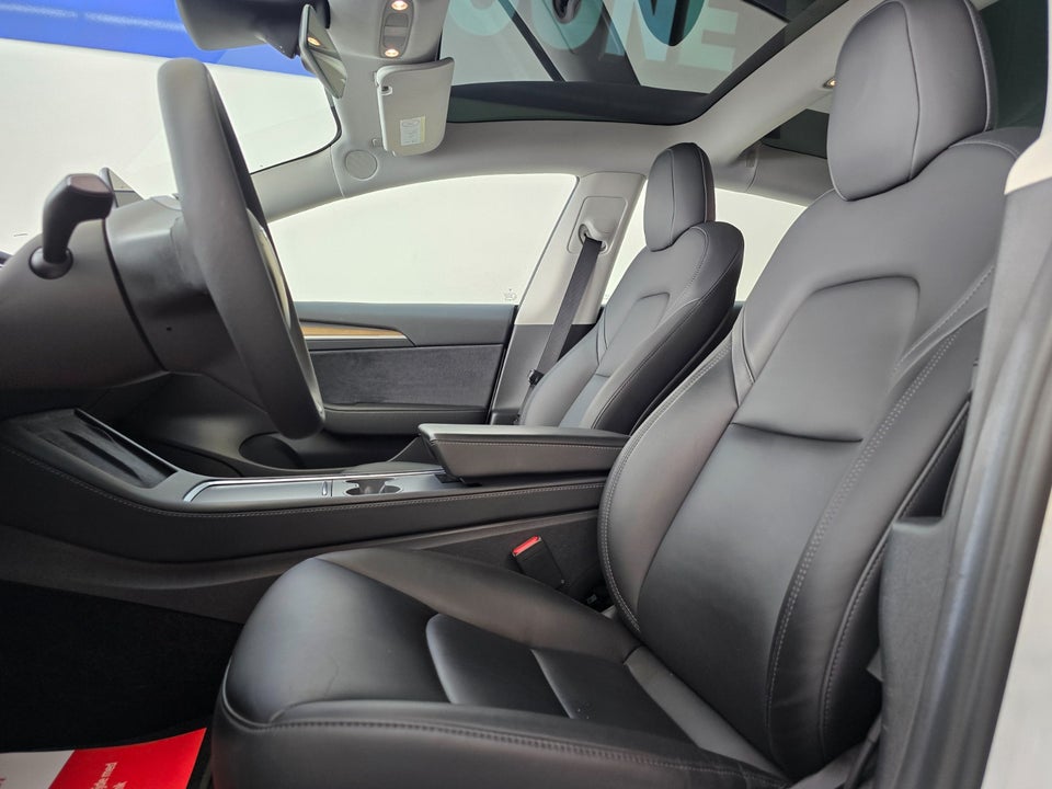 Tesla Model 3 Standard Range+ RWD 4d