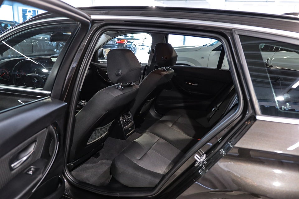 BMW 320d 2,0 Touring Advantage aut. 5d