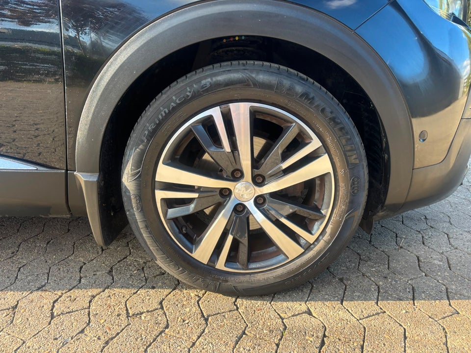 Peugeot 3008 1,2 e-THP 130 Allure EAT6 5d