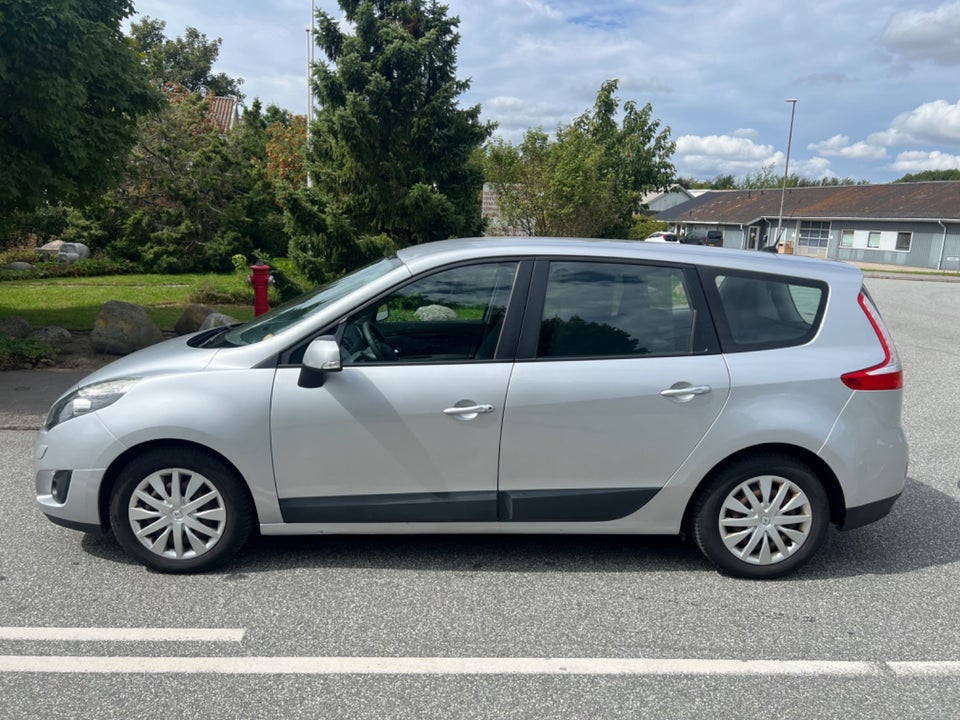 Renault Grand Scenic III 1,9 dCi 130 Dynamique 7prs 5d