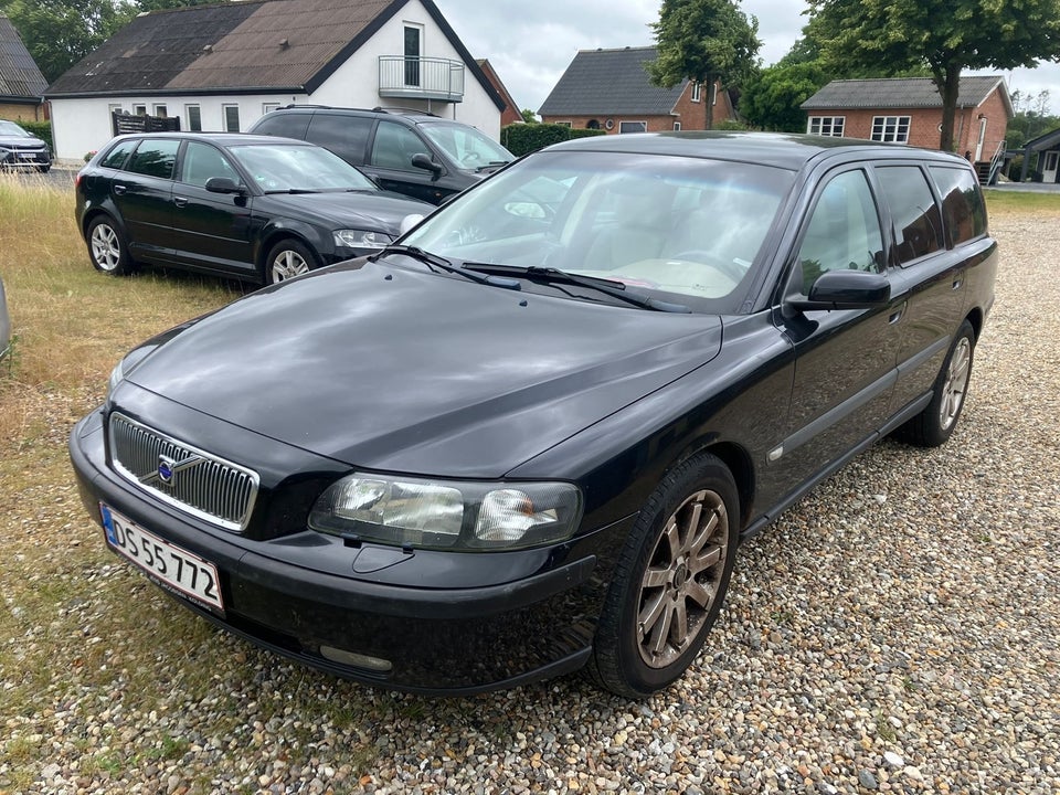 Volvo V70 2,4 140 5d