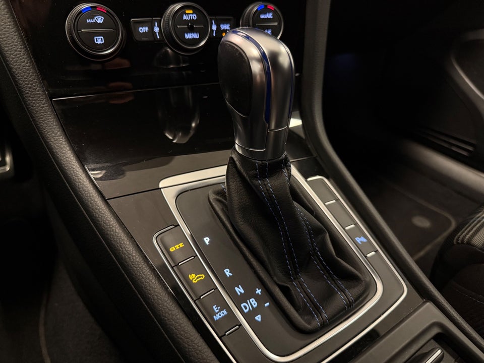 VW Golf VII 1,4 GTE DSG 5d