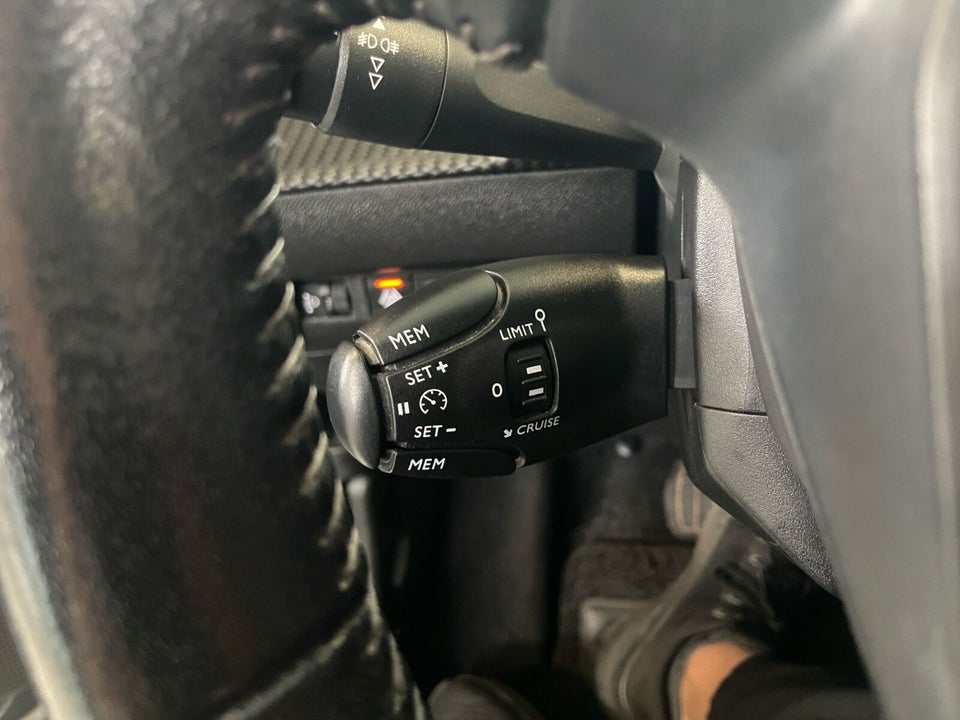 Peugeot e-2008 50 Allure 5d