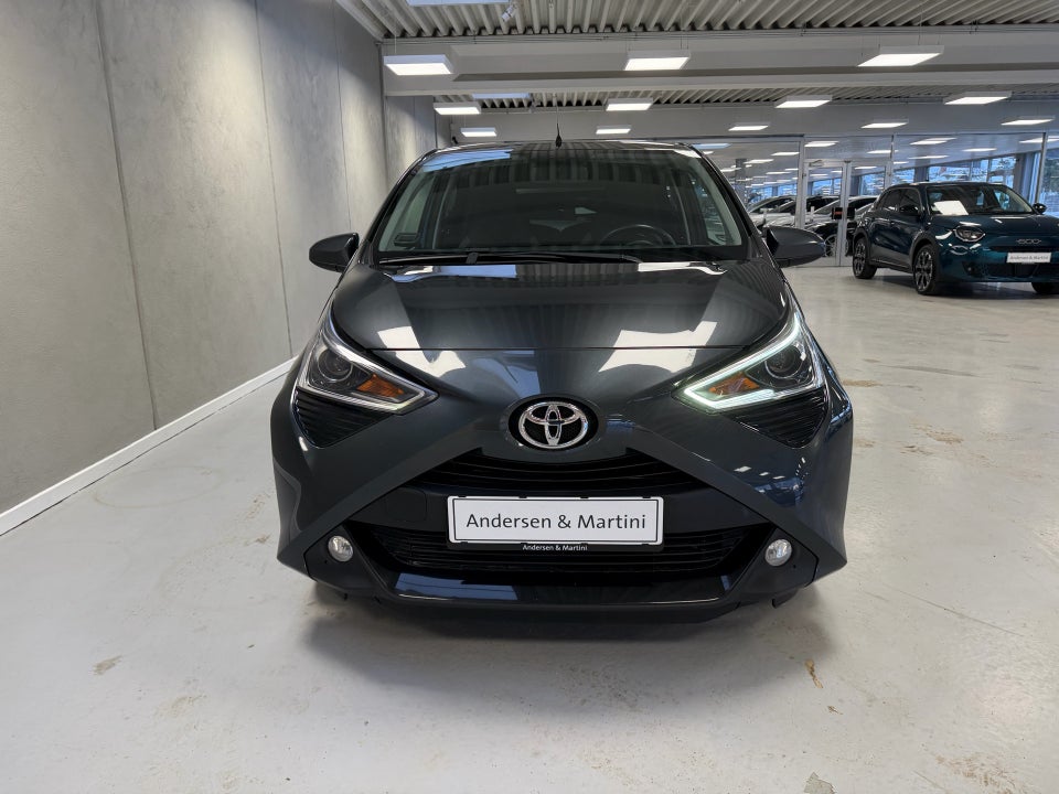 Toyota Aygo 1,0 VVT-i x-press x-shift 5d