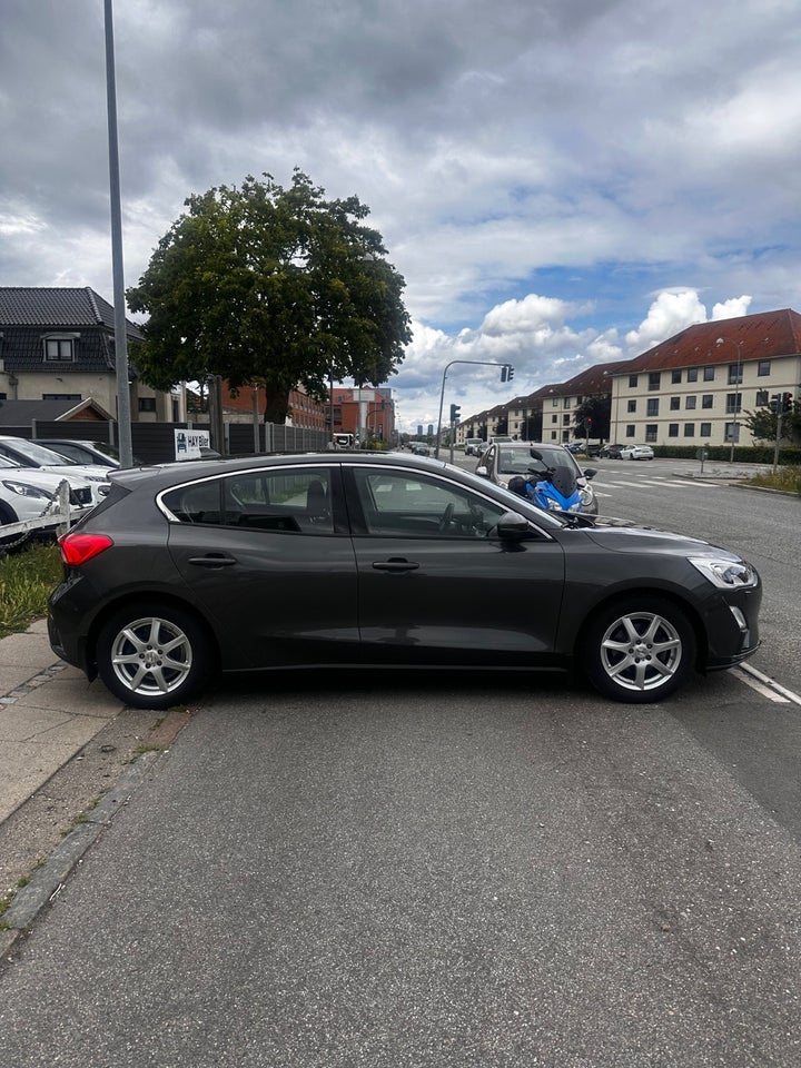 Ford Focus 1,0 EcoBoost ST-Line 5d