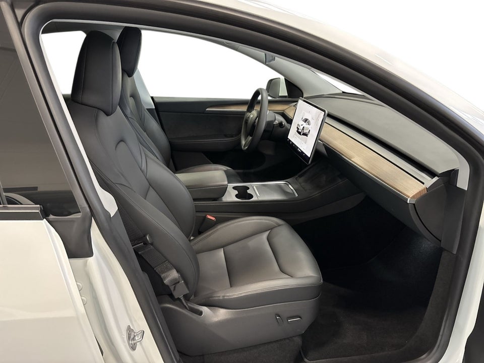 Tesla Model Y RWD 5d