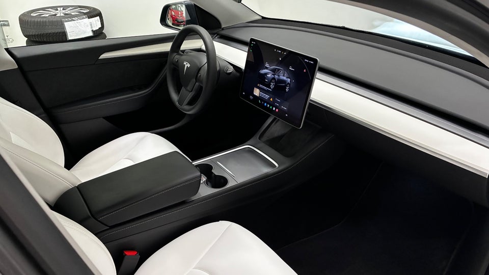 Tesla Model Y RWD 5d