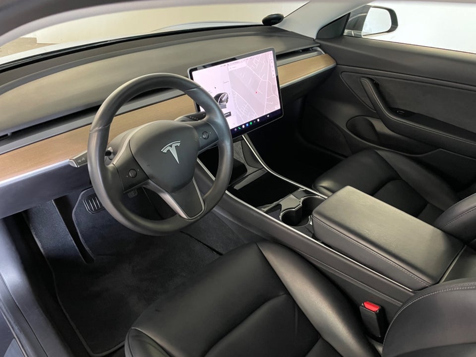 Tesla Model 3 Long Range AWD 4d