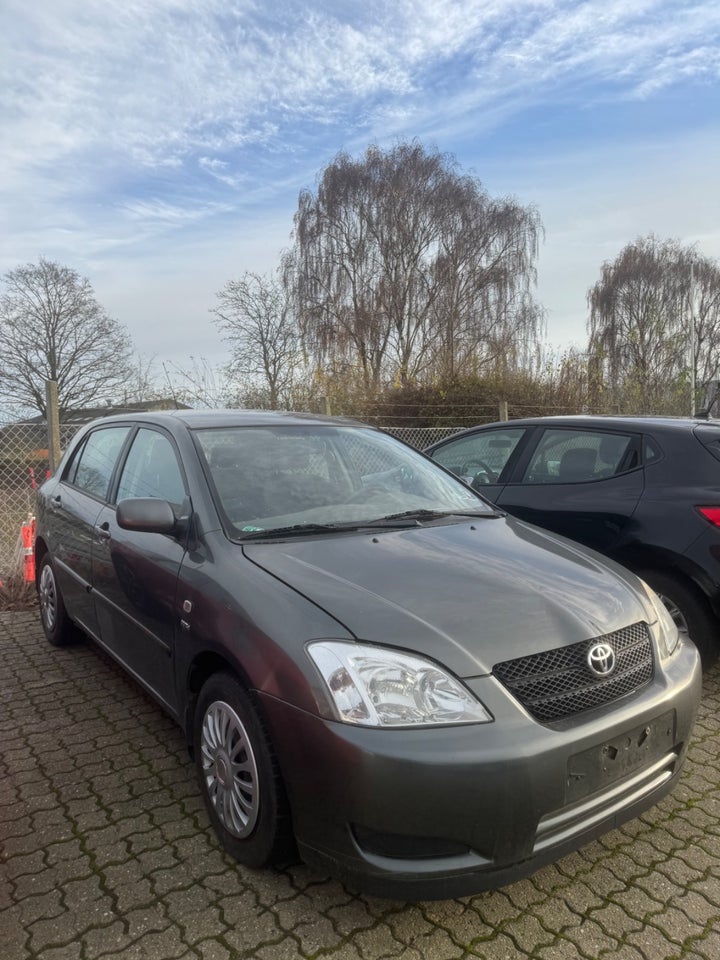 Toyota Corolla 1,6 H/B 5d