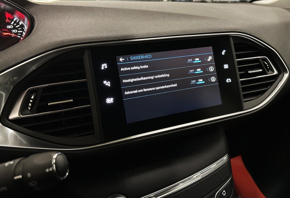 Peugeot 308 1,5 BlueHDi 130 Style 5d