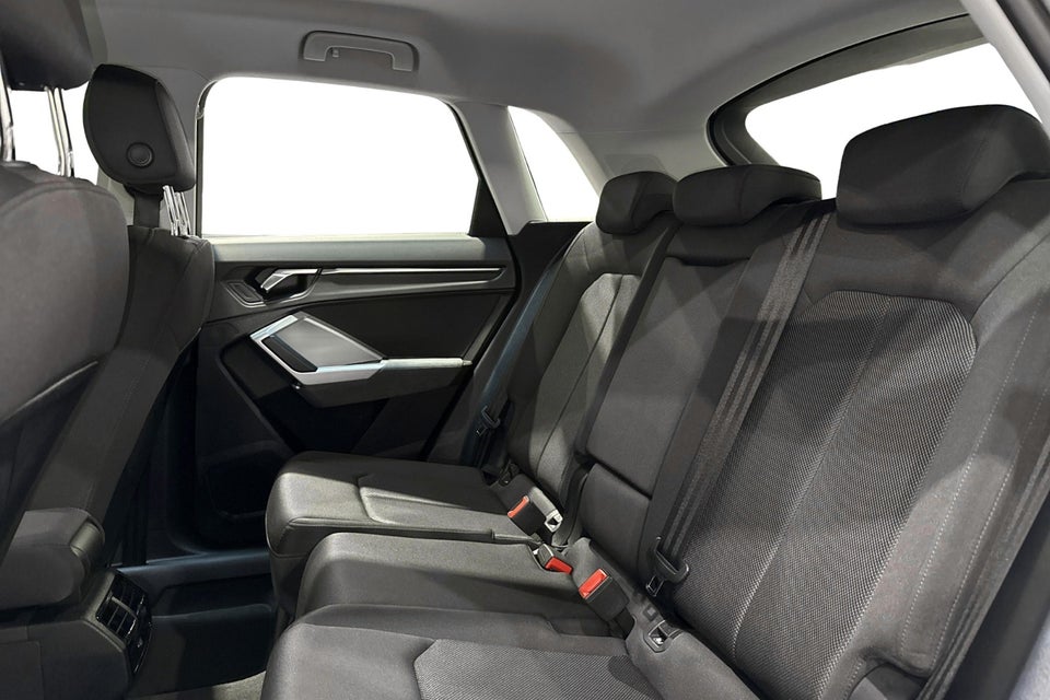 Audi Q3 45 TFSi e Attitude plus S-tr. 5d