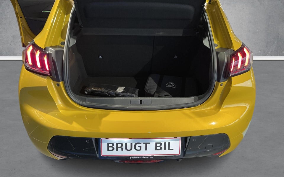 Peugeot e-208 50 GT 5d