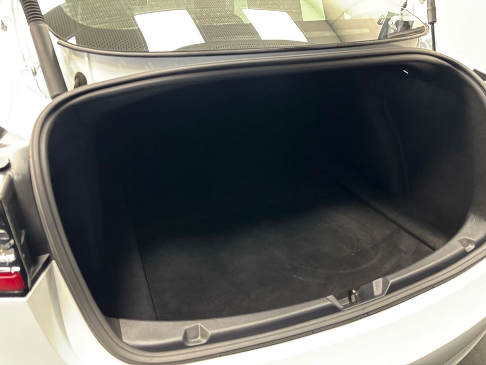 Tesla Model 3 Standard Range+ RWD 4d