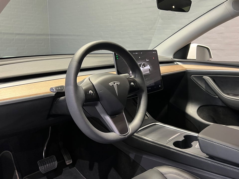 Tesla Model Y RWD 5d