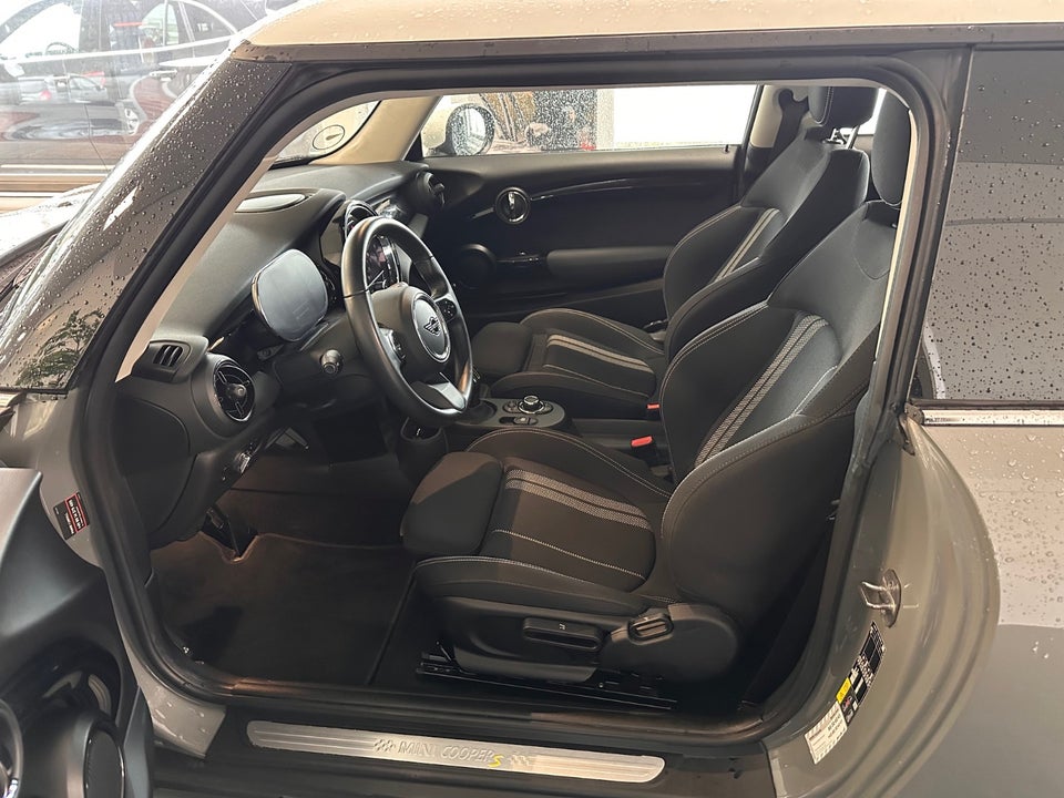 MINI Cooper SE Classic Trim 3d