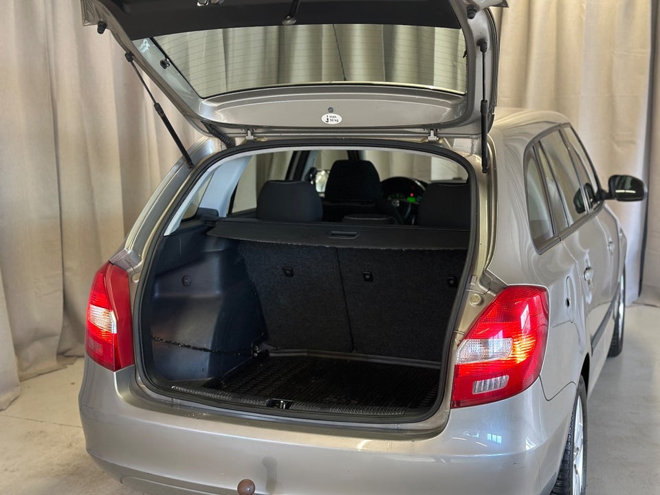 Skoda Fabia 1,4 16V Ambiente Combi 5d