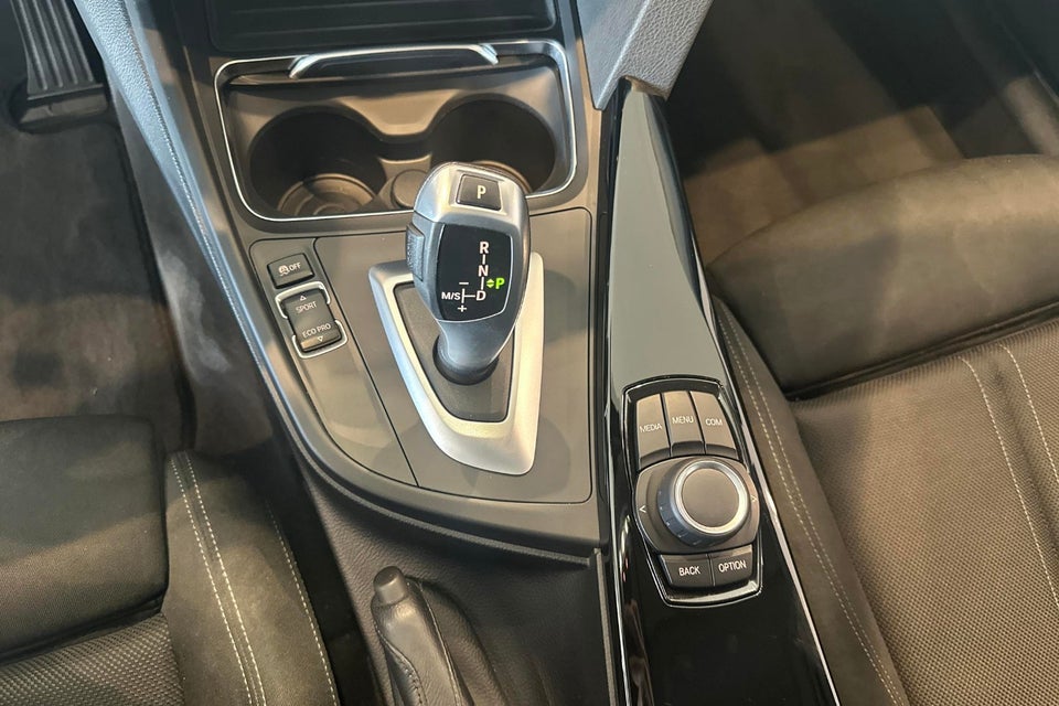 BMW 320d 2,0 Touring Executive aut. 5d