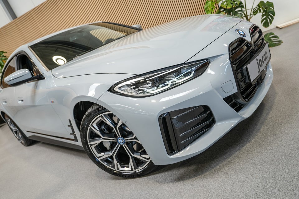 BMW i4 eDrive40 Fully Charged M-Sport 5d