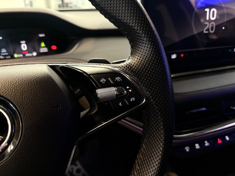 Skoda Enyaq 80 iV Suite 5d