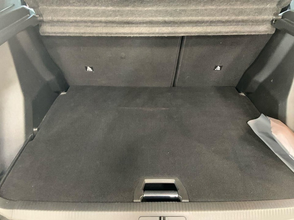Peugeot 2008 1,2 PureTech 130 Selection Tech EAT8 5d