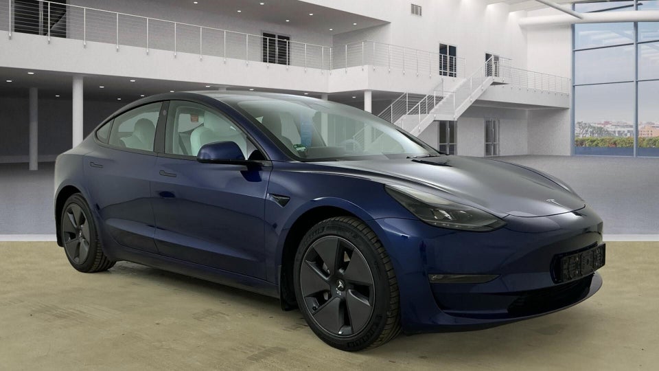 Tesla Model 3 Long Range AWD 4d