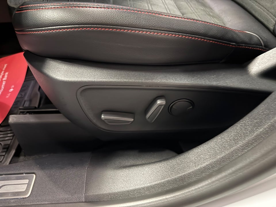 Ford Kuga 2,5 PHEV ST-Line X CVT 5d