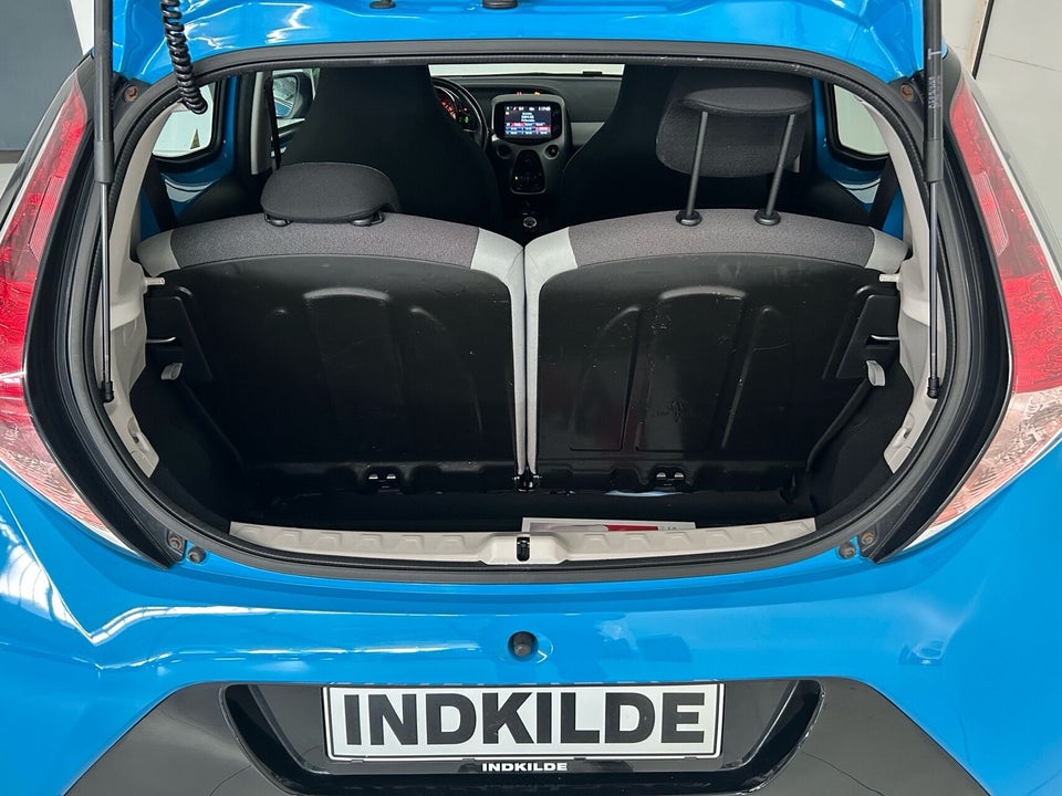 Toyota Aygo 1,0 VVT-i x-play x-touch 5d