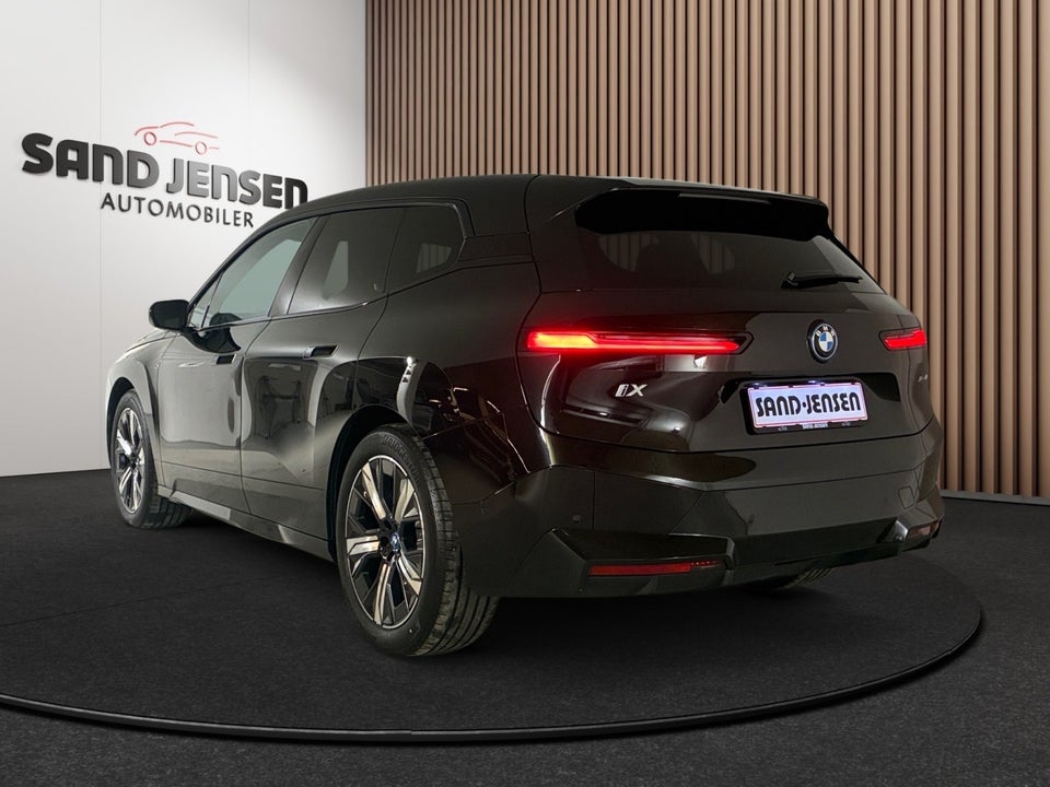 BMW iX xDrive40 Supercharged 5d