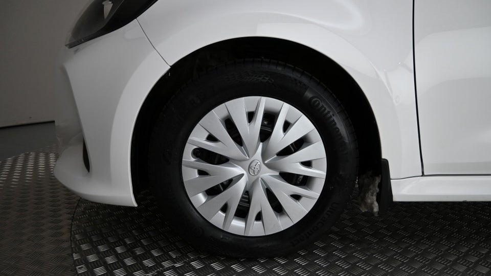 Toyota Yaris 1,5 Hybrid H3 e-CVT 5d