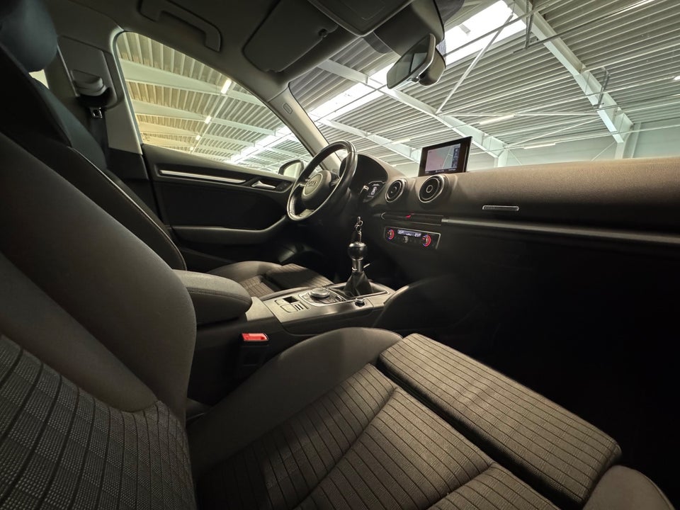 Audi A3 1,6 TDi 110 Ambition Sportback 5d