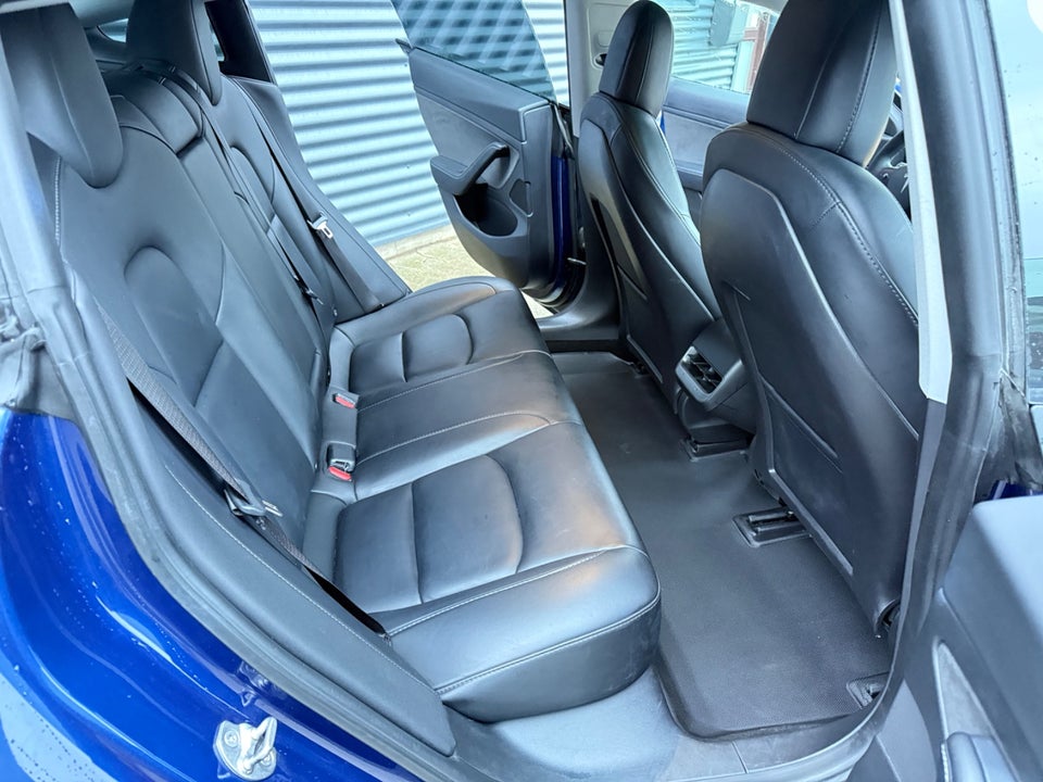 Tesla Model 3 Standard Range+ RWD 4d